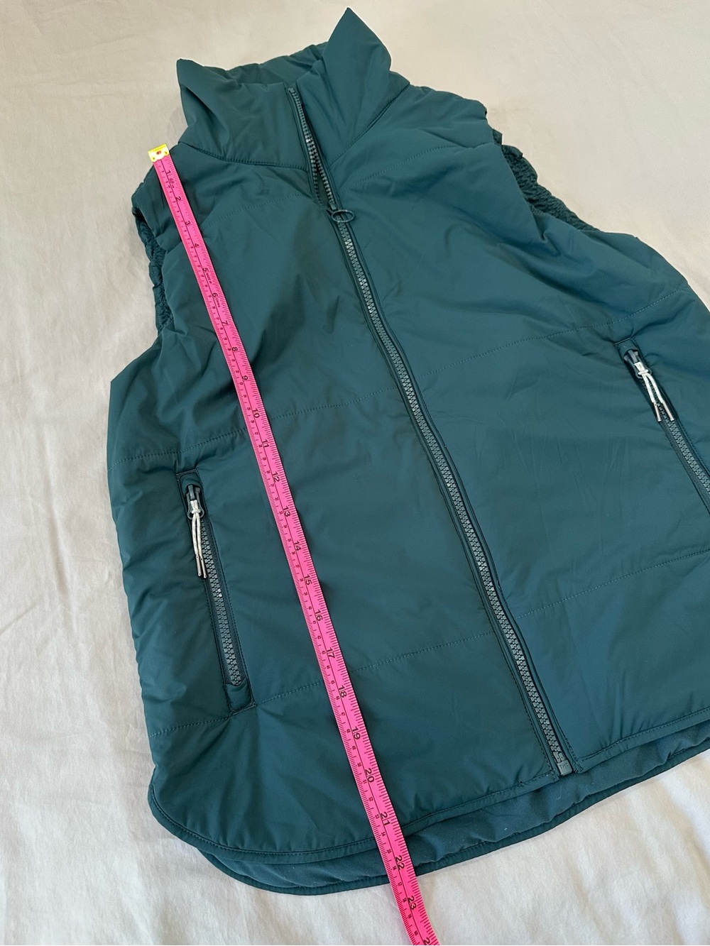 Vuori Teal Lightweight Puffer Vest - Picture 3 of 5